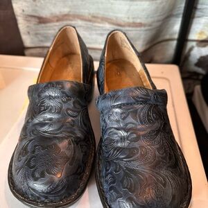 Women’s Embossed Leather Loafers - Blue “Sheena” Bass Size 8M